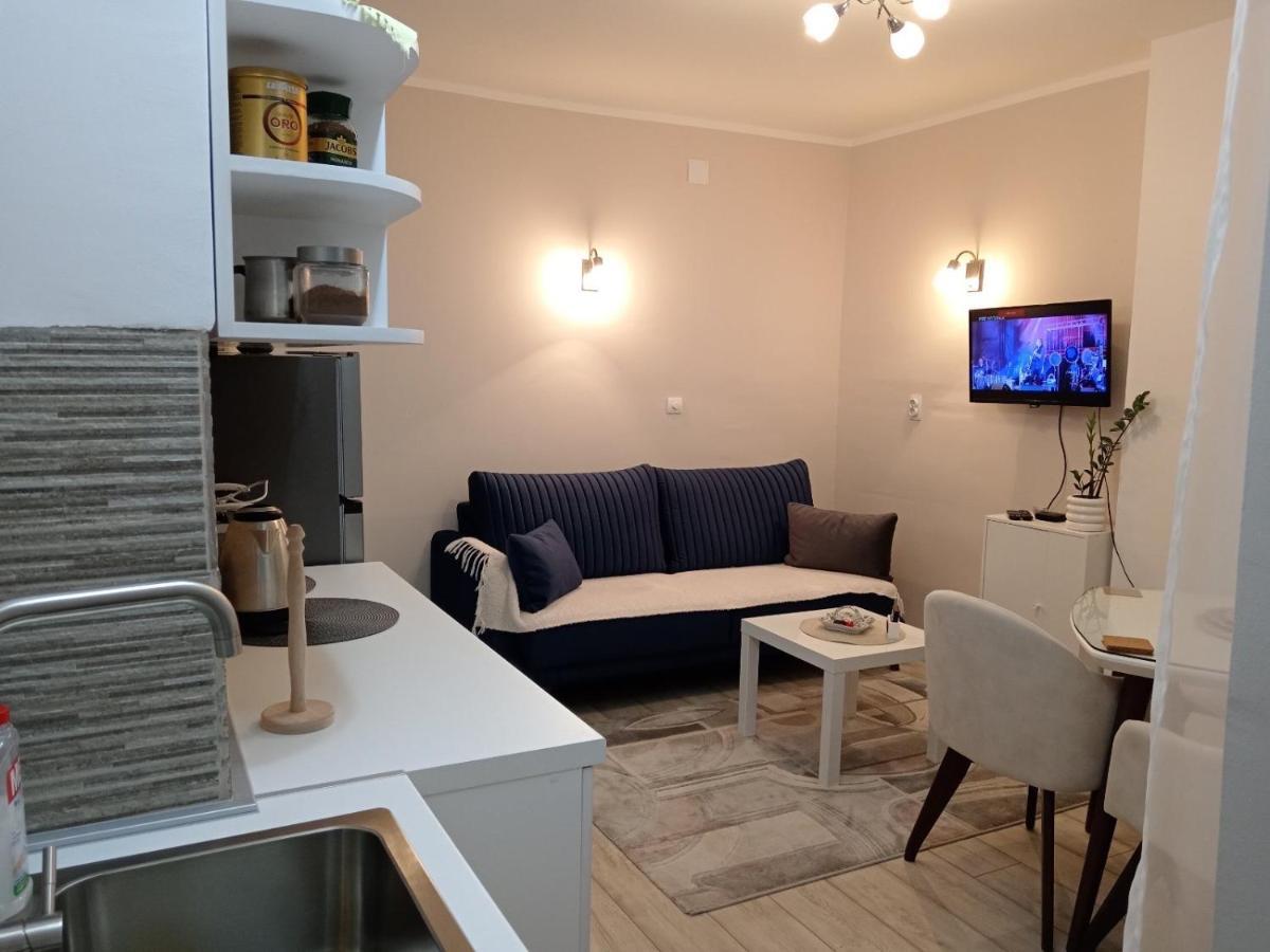 Red Square Apartment 피로트 외부 사진