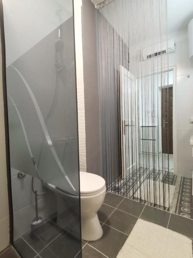 Red Square Apartment 피로트 외부 사진