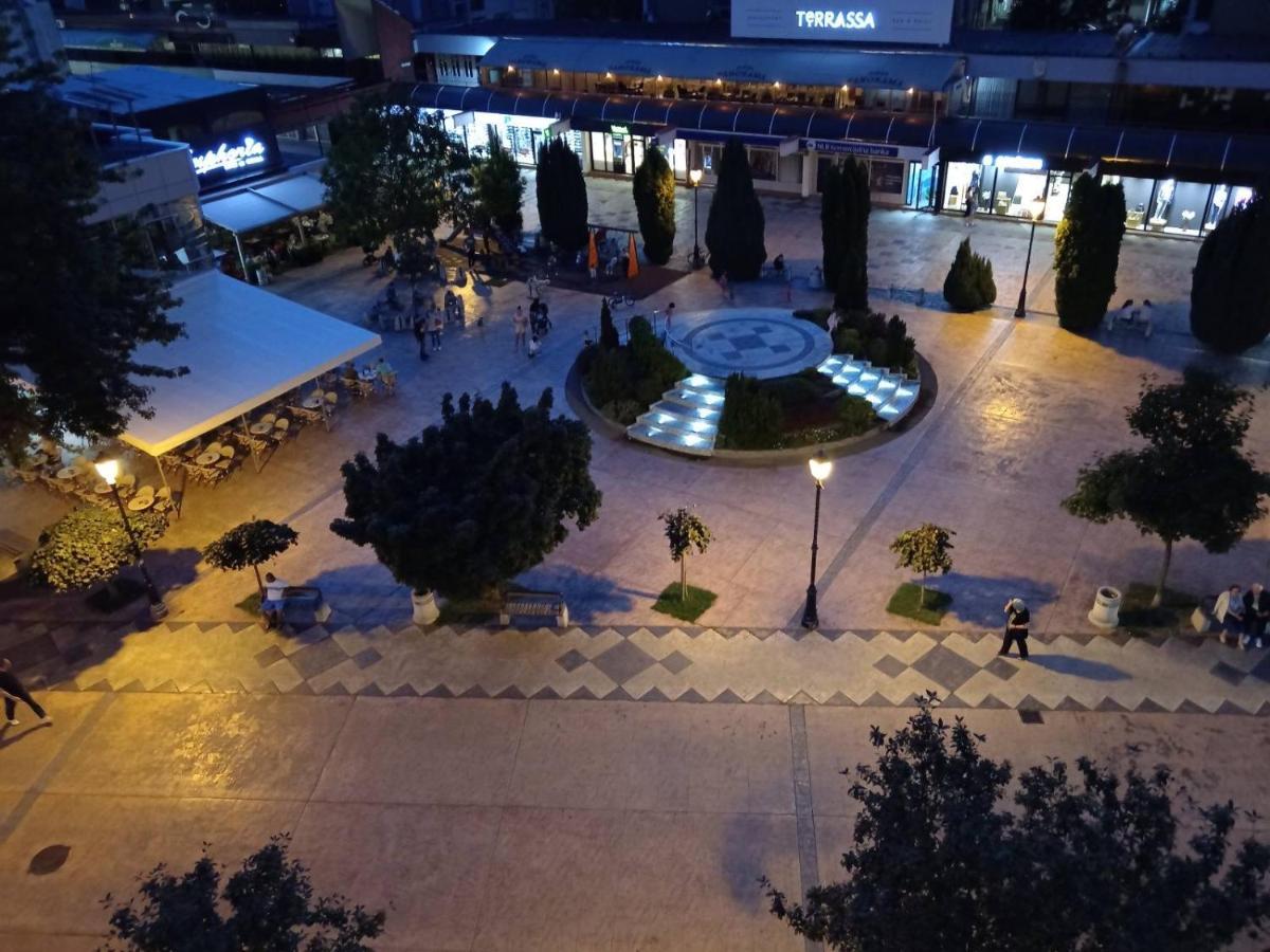 Red Square Apartment 피로트 외부 사진
