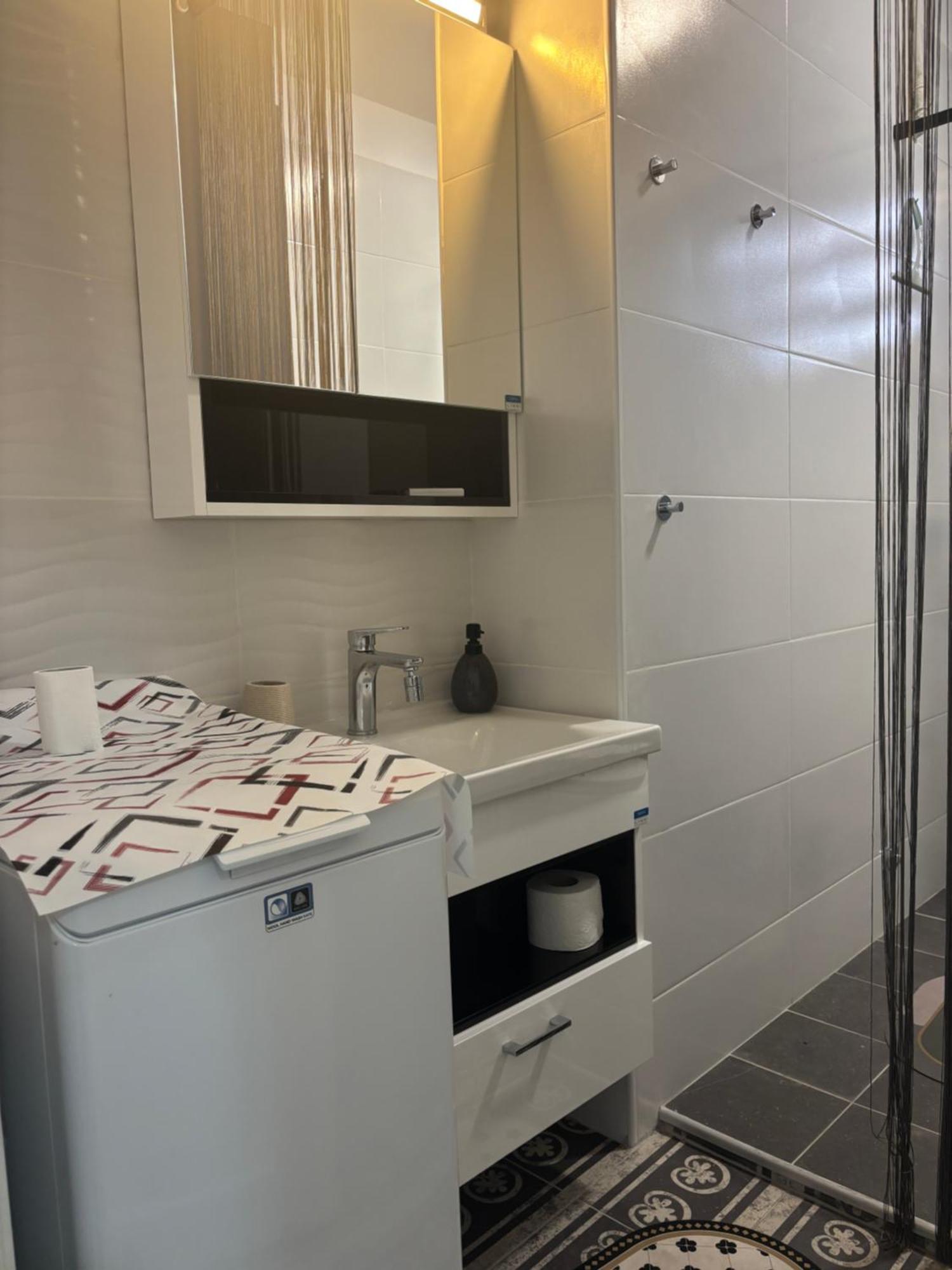 Red Square Apartment 피로트 외부 사진