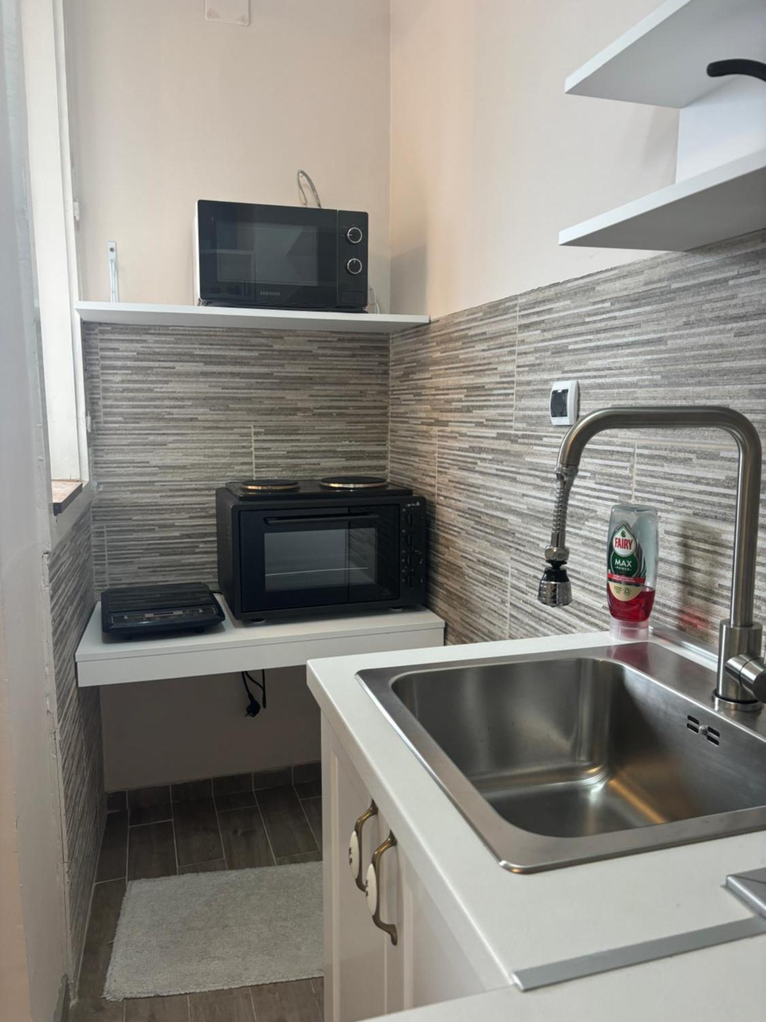 Red Square Apartment 피로트 외부 사진